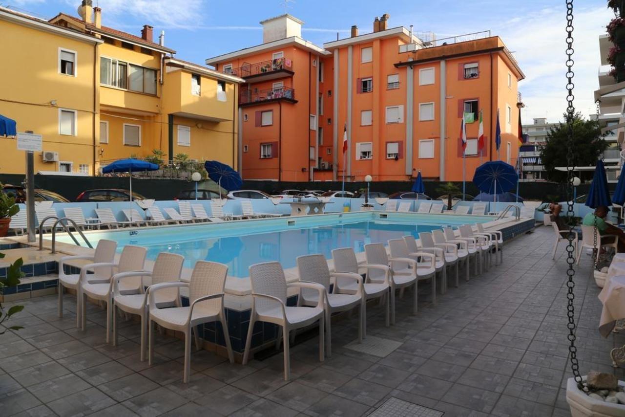 Hotel Portofino Lido di Jesolo Ngoại thất bức ảnh